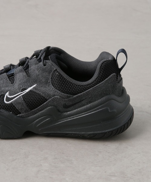 NIKE（ナイキ）の「NIKE/ナイキ ウィメンズ テック ヘラ（スニーカー・レディース・ブラック/ホワイト・23/24/25）」の13枚目の写真