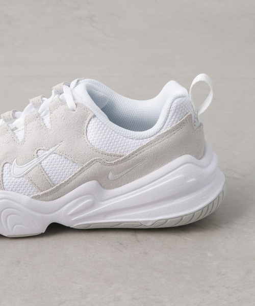 NIKE（ナイキ）の「NIKE/ナイキ ウィメンズ テック ヘラ（スニーカー・レディース・ブラック/ホワイト・23/24/25）」の20枚目の写真