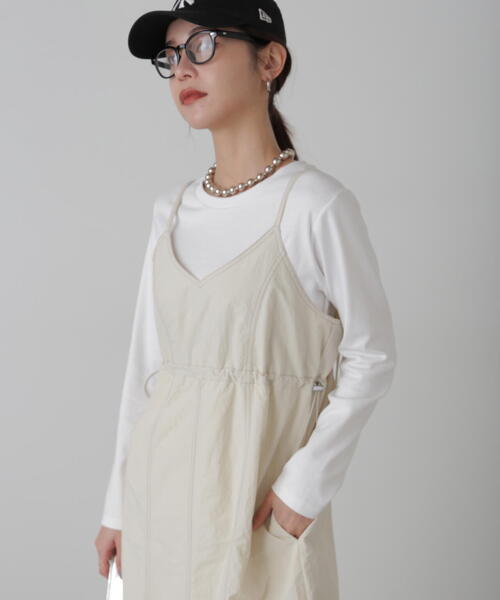 FREE'S MART（フリーズマート）の「◆配色ステッチナイロンキャミワンピース（ワンピース・レディース・ブラック/ホワイト/ベージュ・SMALL/MEDIUM）」の15枚目の写真