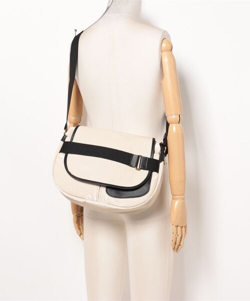 Jack Gomme（ジャックゴム）の「【JACK GOMME/ジャックゴム】ショルダーバッグ　メッセンジャーバッグ GABY（ショルダーバッグ・レディース・アイボリー/ネイビー・FREE）」の6枚目の写真