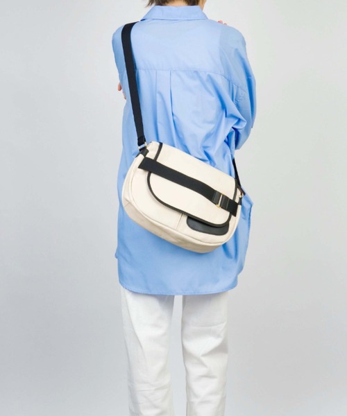 Jack Gomme（ジャックゴム）の「【JACK GOMME/ジャックゴム】ショルダーバッグ　メッセンジャーバッグ GABY（ショルダーバッグ・レディース・アイボリー/ネイビー・FREE）」の14枚目の写真