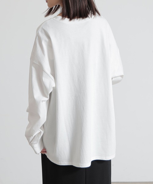 and it_(アンドイット)の「ロゴロングスリーブゆるカットソー(Tシャツ/カットソー・レディース・ホワイト×レッド/ホワイト×ブラック/ブラック・M)」の9枚目の写真