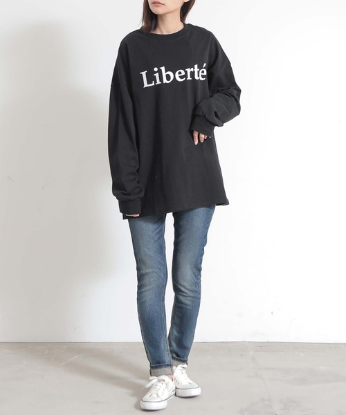 and it_(アンドイット)の「ロゴロングスリーブゆるカットソー(Tシャツ/カットソー・レディース・ホワイト×レッド/ホワイト×ブラック/ブラック・M)」の10枚目の写真