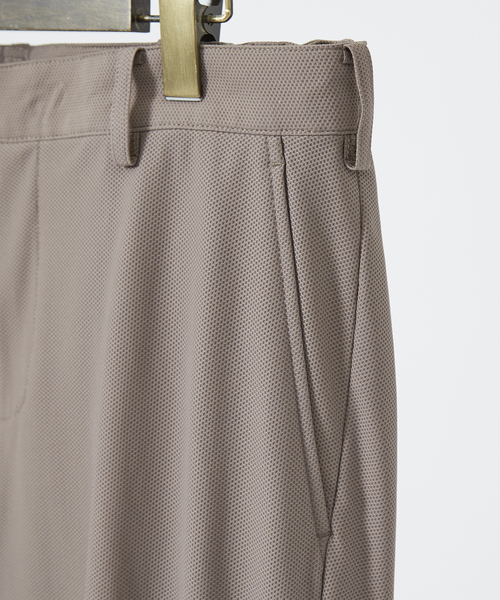 DESIGNWORKS(デザインワークス)の「【セットアップ対応】24S/S メッシュパンツ(スラックス・メンズ・ダークネイビー/グレイッシュベージュ・44/46/48/50/52)」の5枚目の写真
