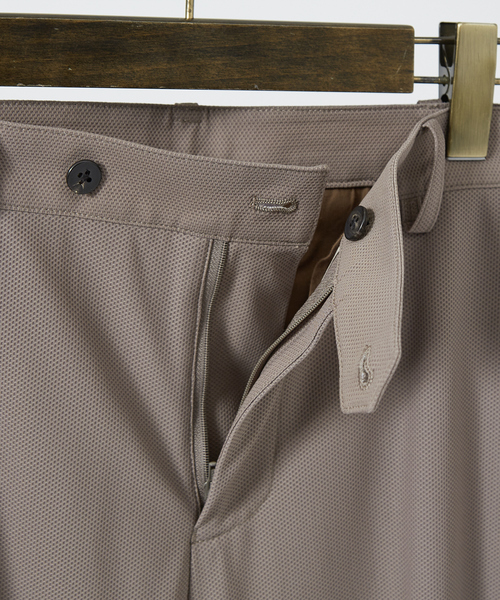 DESIGNWORKS(デザインワークス)の「【セットアップ対応】24S/S メッシュパンツ(スラックス・メンズ・ダークネイビー/グレイッシュベージュ・44/46/48/50/52)」の6枚目の写真