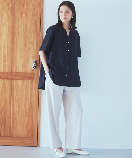 THE SHOP TK （ザ ショップ ティーケー ）の「◆【魅せる体型カバー服】Wポケット6分袖シャツ/洗える（シャツ/ブラウス・レディース・ライトグレー/オフホワイト/カーキ/ネイビー/サックスブルー/スミクロ/ベージュ・13/12）」の15枚目の写真