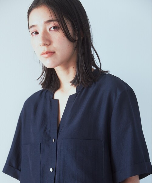 THE SHOP TK （ザ ショップ ティーケー ）の「◆【魅せる体型カバー服】Wポケット6分袖シャツ/洗える（シャツ/ブラウス・レディース・ライトグレー/オフホワイト/カーキ/ネイビー/サックスブルー/スミクロ/ベージュ・13/12）」の16枚目の写真