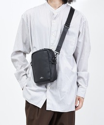 And A（アンドエー）の「waku ワク / KURO Series 牛革縦型ショルダーバッグ / WK-0086（ショルダーバッグ）」