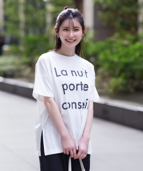 HusHusH（ハッシュアッシュ）の「【 UVカット 吸水速乾 】 HusHusH ハッシュアッシュ ビッグロゴTシャツ（Tシャツ/カットソー・レディース・ナチュラル/ホワイト/ブラック・M/L）」の2枚目の写真