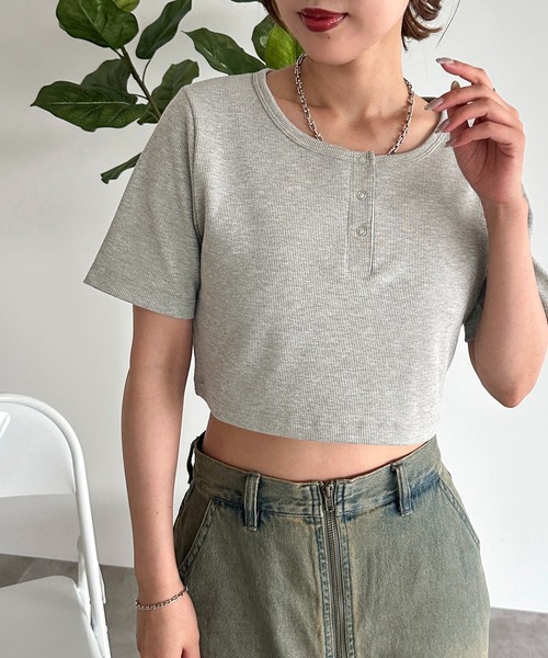 apres jour mignon（アプレジュールミニョン）の「丈アソートヘンリー半袖トップス【ZOZOTOWN限定アイテム】（Tシャツ/カットソー・レディース・ブルー/ナチュラル/杢グレー/ブラック系その他/レッド系その他/レッド/アイボリー/ブラック系その他2/グレー系その他/ブラック・フリー/X-LARGE）」の7枚目の写真