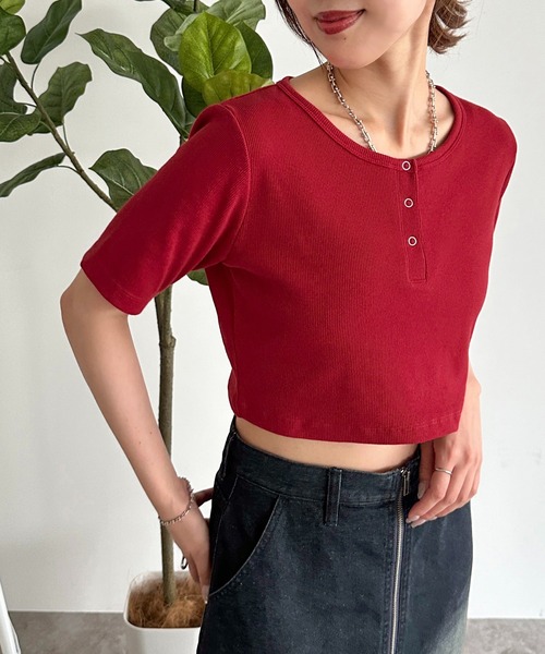 apres jour mignon（アプレジュールミニョン）の「丈アソートヘンリー半袖トップス【ZOZOTOWN限定アイテム】（Tシャツ/カットソー・レディース・ブルー/ナチュラル/杢グレー/ブラック系その他/レッド系その他/レッド/アイボリー/ブラック系その他2/グレー系その他/ブラック・フリー/X-LARGE）」の10枚目の写真