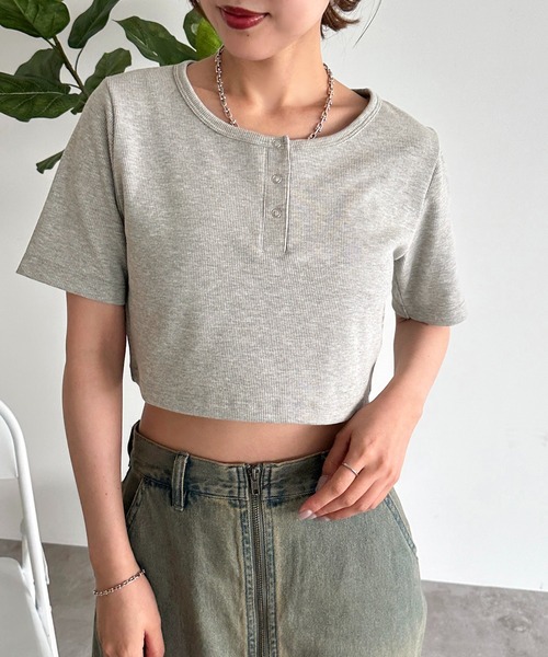 apres jour mignon（アプレジュールミニョン）の「丈アソートヘンリー半袖トップス【ZOZOTOWN限定アイテム】（Tシャツ/カットソー・レディース・ブルー/ナチュラル/杢グレー/ブラック系その他/レッド系その他/レッド/アイボリー/ブラック系その他2/グレー系その他/ブラック・フリー/X-LARGE）」の18枚目の写真