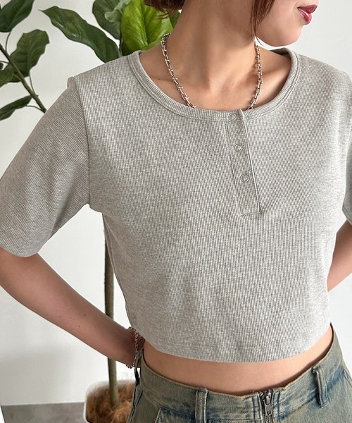 apres jour mignon（アプレジュールミニョン）の「丈アソートヘンリー半袖トップス【ZOZOTOWN限定アイテム】（Tシャツ/カットソー・レディース・ブルー/ナチュラル/杢グレー/ブラック系その他/レッド系その他/レッド/アイボリー/ブラック系その他2/グレー系その他/ブラック・フリー/X-LARGE）」の17枚目の写真