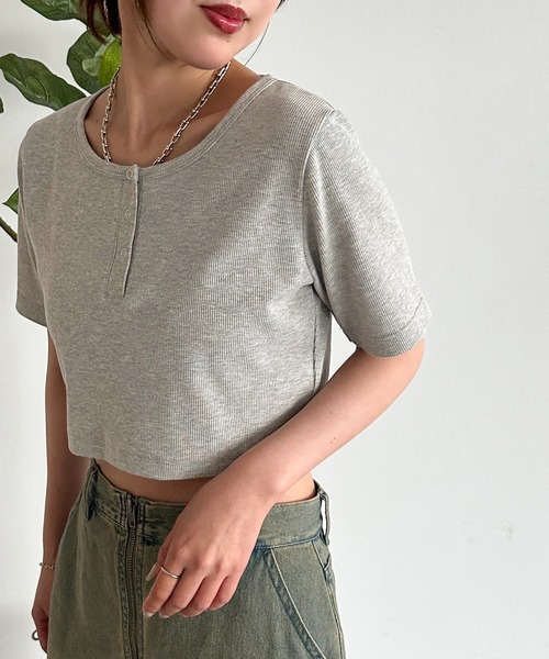 apres jour mignon（アプレジュールミニョン）の「丈アソートヘンリー半袖トップス【ZOZOTOWN限定アイテム】（Tシャツ/カットソー・レディース・ブルー/ナチュラル/杢グレー/ブラック系その他/レッド系その他/レッド/アイボリー/ブラック系その他2/グレー系その他/ブラック・フリー/X-LARGE）」の16枚目の写真