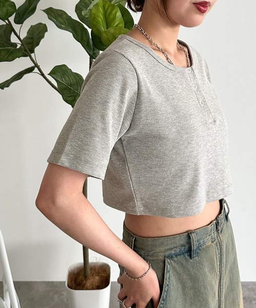 apres jour mignon（アプレジュールミニョン）の「丈アソートヘンリー半袖トップス【ZOZOTOWN限定アイテム】（Tシャツ/カットソー・レディース・ブルー/ナチュラル/杢グレー/ブラック系その他/レッド系その他/レッド/アイボリー/ブラック系その他2/グレー系その他/ブラック・フリー/X-LARGE）」の15枚目の写真