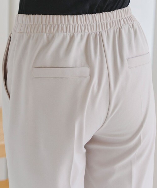 Tiaclasse(ティアクラッセ)の「“きれい見え” カットソーテーパードパンツ(その他パンツ・レディース・グレイッシュベージュ/ネイビー/ブラック・M/L)」の5枚目の写真