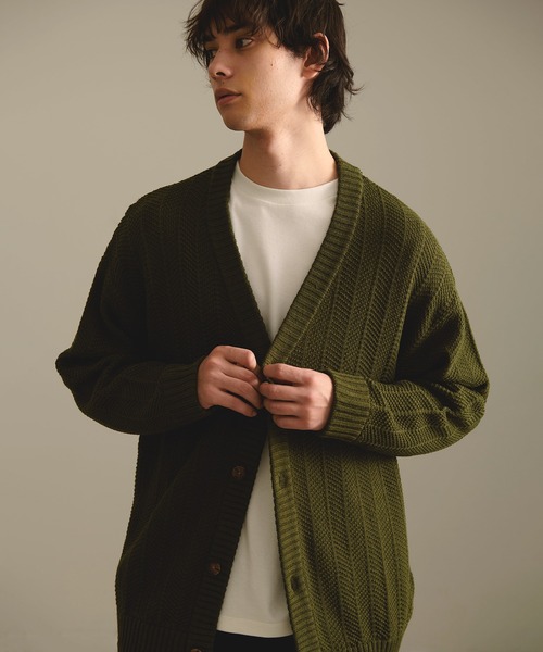 Revo.（レボ）の「Revo. ジオメストライプ ルーズカーディガン（カーディガン/ボレロ・メンズ・グレー/ブラック/カーキ/マスタード/ブルー・2/1）」の3枚目の写真