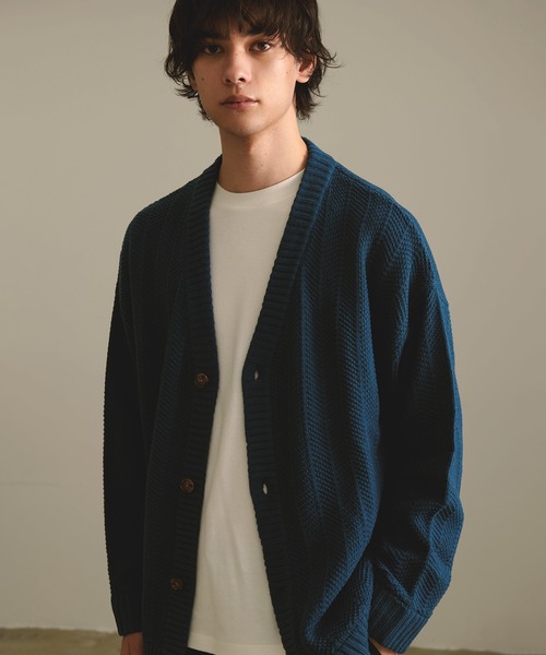 Revo.（レボ）の「Revo. ジオメストライプ ルーズカーディガン（カーディガン/ボレロ・メンズ・グレー/ブラック/カーキ/マスタード/ブルー・2/1）」の4枚目の写真