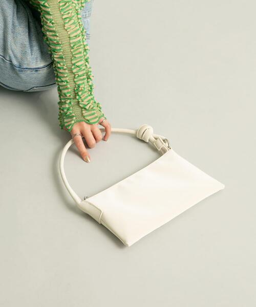 KBF（ケイビーエフ）の「ハンドルデザインショルダーBAG（ショルダーバッグ・レディース・アイボリー/ベージュ/ライトブルー・ONE）」の4枚目の写真