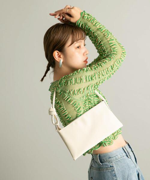 KBF（ケイビーエフ）の「ハンドルデザインショルダーBAG（ショルダーバッグ・レディース・アイボリー/ベージュ/ライトブルー・ONE）」の5枚目の写真