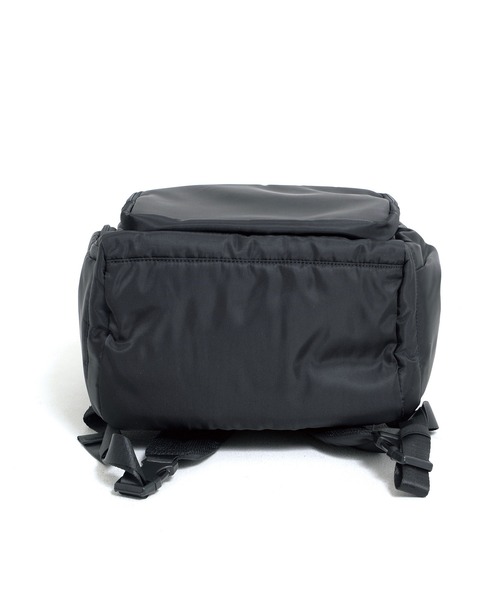 Arnold Palmer(アーノルドパーマー)の「マルチポケット リュック(バックパック/リュック・レディース・アイボリー/ブラック/ブラウン・F)」の11枚目の写真