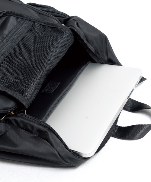 Arnold Palmer(アーノルドパーマー)の「マルチポケット リュック(バックパック/リュック・レディース・アイボリー/ブラック/ブラウン・F)」の5枚目の写真