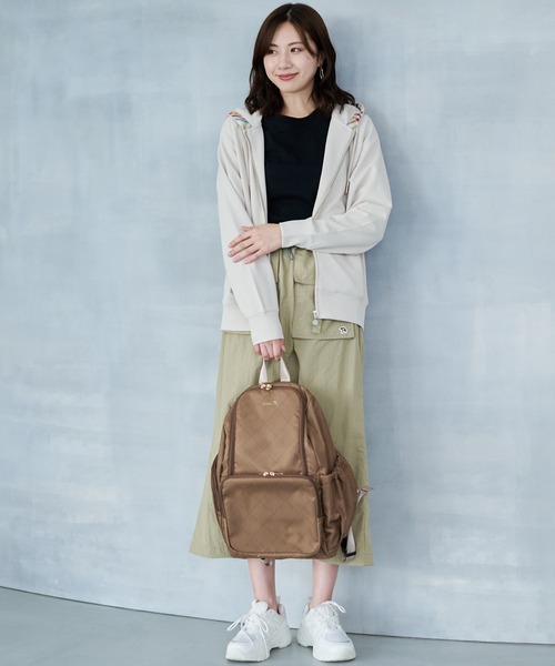 Arnold Palmer(アーノルドパーマー)の「マルチポケット リュック(バックパック/リュック・レディース・アイボリー/ブラック/ブラウン・F)」の17枚目の写真