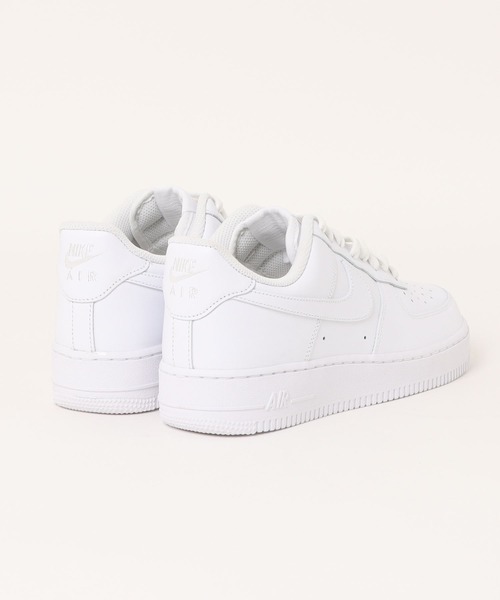 NIKE(ナイキ)の「【NIKE】CW2288-111 ナイキ エア フォース 1 '07(スニーカー・メンズ・ホワイト・28.5cm/28cm/27.5cm/27cm/26.5cm/26cm/29cm)」の2枚目の写真