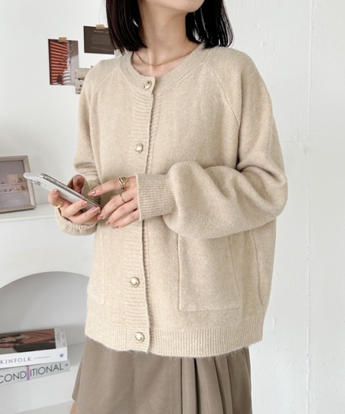 CLEA(クレア)の「ゴールドボタンニットカーディガン(カーディガン/ボレロ・レディース・アイボリー/ブラック/ベージュ/ピンク/レッド・FREE)」の8枚目の写真