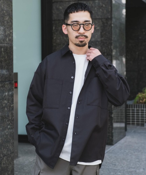 URBAN RESEARCH DOORS（アーバンリサーチドアーズ）の「『吸水速乾』セオアルファウールライクレギュラーカラーシャツ（シャツ/ブラウス・メンズ・グレー/ダークブラウン・MEDIUM/LARGE）」の5枚目の写真