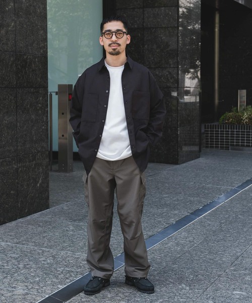 URBAN RESEARCH DOORS（アーバンリサーチドアーズ）の「『吸水速乾』セオアルファウールライクレギュラーカラーシャツ（シャツ/ブラウス・メンズ・グレー/ダークブラウン・MEDIUM/LARGE）」の3枚目の写真