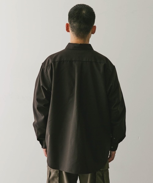 URBAN RESEARCH DOORS（アーバンリサーチドアーズ）の「『吸水速乾』セオアルファウールライクレギュラーカラーシャツ（シャツ/ブラウス・メンズ・グレー/ダークブラウン・MEDIUM/LARGE）」の11枚目の写真