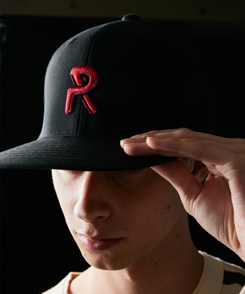 rehacer(レアセル)の「rehacer : R logo Codura B.B Cap / Rロゴ コーデュラ ベースボールキャップ(キャップ・メンズ・ブラック/ネイビー・FREE)」の2枚目の写真