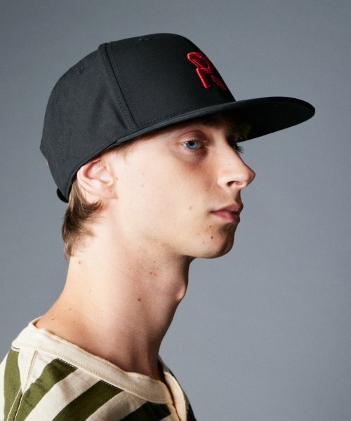 rehacer(レアセル)の「rehacer : R logo Codura B.B Cap / Rロゴ コーデュラ ベースボールキャップ(キャップ・メンズ・ブラック/ネイビー・FREE)」の3枚目の写真