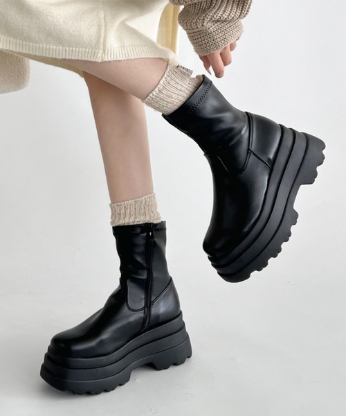 Shoes in Closet（シューズインクローゼット）の「厚底トリプル