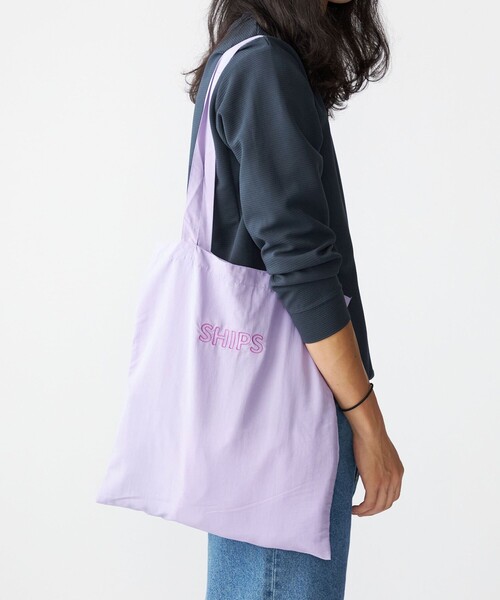 SHIPS(シップス)の「【WEB限定】SHIPS: パッカブル ナイロン SHIPSロゴ エンブロイダリー トート バッグ(トートバッグ・メンズ・ベージュ/イエロー/ネイビー/ラベンダー/グリーン/ブラック/ワイン/ブルー・ONE SIZE)」の6枚目の写真
