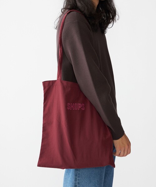 SHIPS(シップス)の「【WEB限定】SHIPS: パッカブル ナイロン SHIPSロゴ エンブロイダリー トート バッグ(トートバッグ・メンズ・ベージュ/イエロー/ネイビー/ラベンダー/グリーン/ブラック/ワイン/ブルー・ONE SIZE)」の8枚目の写真