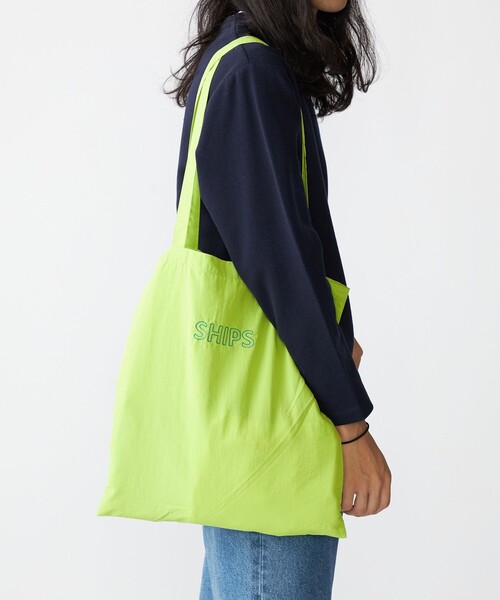 SHIPS(シップス)の「【WEB限定】SHIPS: パッカブル ナイロン SHIPSロゴ エンブロイダリー トート バッグ(トートバッグ・メンズ・ベージュ/イエロー/ネイビー/ラベンダー/グリーン/ブラック/ワイン/ブルー・ONE SIZE)」の7枚目の写真