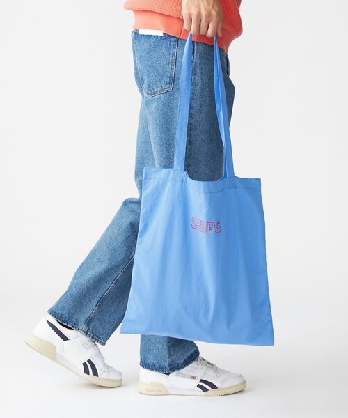 SHIPS(シップス)の「【WEB限定】SHIPS: パッカブル ナイロン SHIPSロゴ エンブロイダリー トート バッグ(トートバッグ・メンズ・ベージュ/イエロー/ネイビー/ラベンダー/グリーン/ブラック/ワイン/ブルー・ONE SIZE)」の5枚目の写真