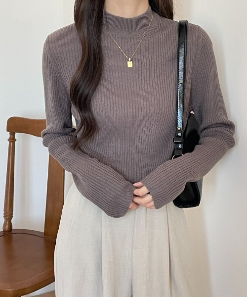ABITOKYO(アビトーキョー)の「ハイネックリブニットトップス(ニット/セーター・レディース・グリーン/バーガンディー/ベージュ/ダークベージュ/マスタード/ブルー/アイボリー/ブラック・FREE/M/L)」の4枚目の写真