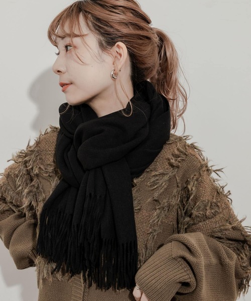 SMELLY（スメリー）の「ムジシンプルカラーマフラー（マフラー・レディース・ブルー/グレー/ブラック/グリーン/モカ・-）」の2枚目の写真