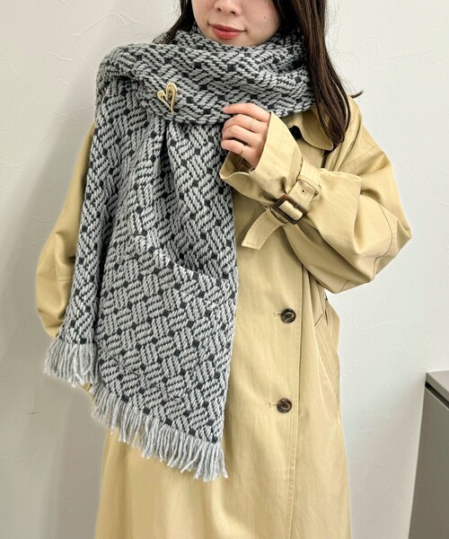 fredy emue(フレディエミュ)の「【JOHN BRANIGAN/ジョンブラニガン】ポケットストール(ストール/ショール・レディース・ホワイト系その他2/グリーン系その他/ブラック系その他・FREE)」の1枚目の写真