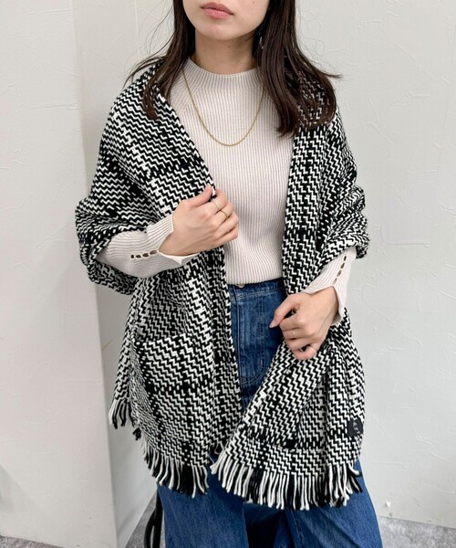 fredy emue(フレディエミュ)の「【JOHN BRANIGAN/ジョンブラニガン】ポケットストール(ストール/ショール・レディース・ホワイト系その他2/グリーン系その他/ブラック系その他・FREE)」の6枚目の写真