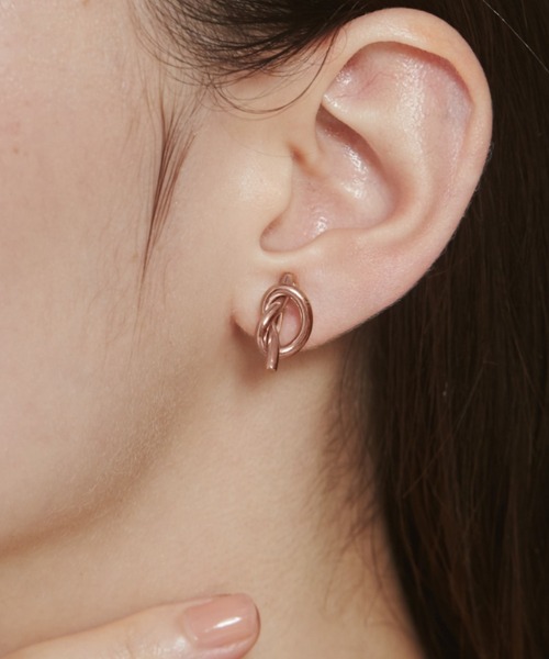 ciite' surgical stainless(シーテサージカルステンレス)の「【 金属アレルギー対応 】 ノット イヤリング サージカルステンレス (両耳用)(イヤリング・レディース・シルバー/ゴールド/ピンクゴールド・FREE)」の3枚目の写真