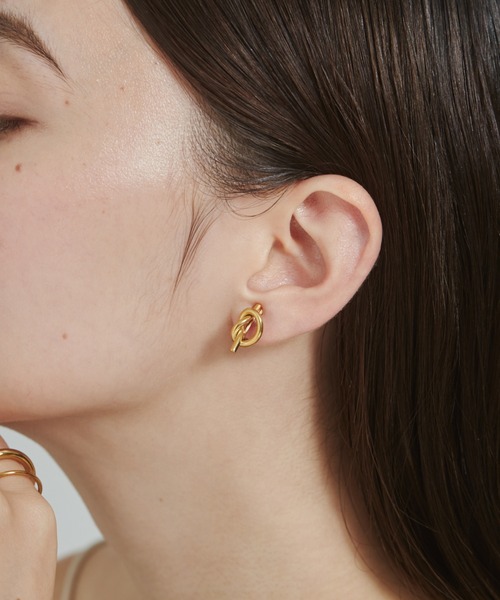 ciite' surgical stainless（シーテサージカルステンレス）の「【 金属アレルギー対応 】 ノット イヤリング サージカルステンレス   (両耳用)（イヤリング・レディース・シルバー/ゴールド・FREE）」の11枚目の写真