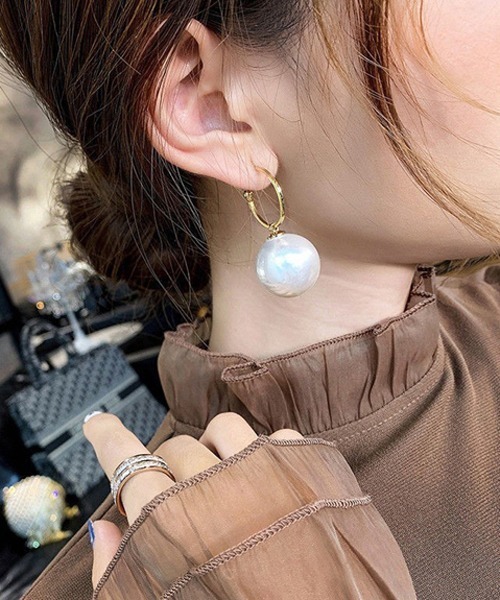 TONE SELECT GOODS（トーンセレクトグッズ）の「【resonance】ビッグパール ゆらゆら フープピアス（ピアス（両耳用）・レディース・シャンパン/ホワイト/ボルドー・FREE）」の2枚目の写真