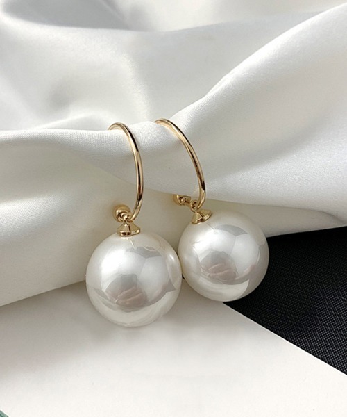 TONE SELECT GOODS（トーンセレクトグッズ）の「【resonance】ビッグパール ゆらゆら フープピアス（ピアス（両耳用）・レディース・シャンパン/ホワイト/ボルドー・FREE）」の4枚目の写真