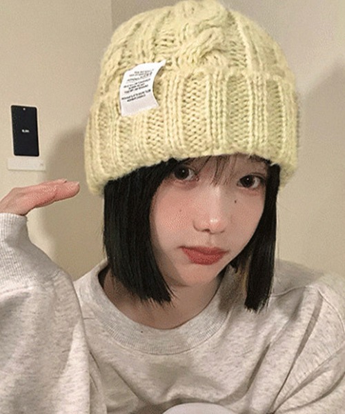DAY CLOSET(デイ クローゼット)の「レディース ワンポイントタグリブニットワッチキャップ(ニットキャップ/ビーニー・レディース・グレー/クリーム/ブルー/レッド/ブラック・ONE SIZE)」の3枚目の写真