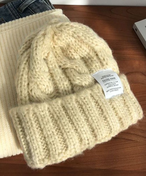 DAY CLOSET(デイ クローゼット)の「レディース ワンポイントタグリブニットワッチキャップ(ニットキャップ/ビーニー・レディース・グレー/クリーム/ブルー/レッド/ブラック・ONE SIZE)」の7枚目の写真