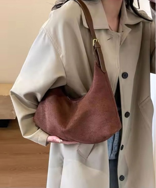 ammy.（エイミードット）の「【 ammy. / エイミードット 】 スエード調 ２Way ショルダーバッグ（ショルダーバッグ・レディース・ブラック/ブラウン/ベージュ/ライトブラウン・FREE）」の5枚目の写真